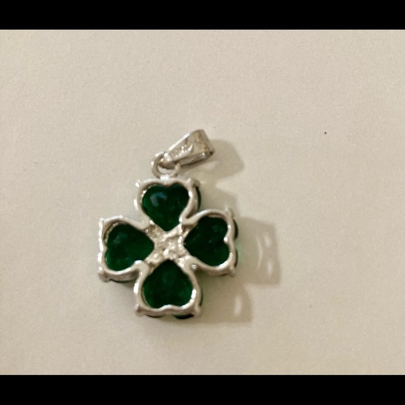 18K Gold Filled Silver Clover Leaf Pendant With Simulated Green Stones - Picture 3 of 5